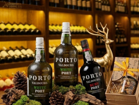 Hai phong cách Port kinh điển từ Bồ Đào Nha - Porto Valdouro White &amp; Ruby Port 